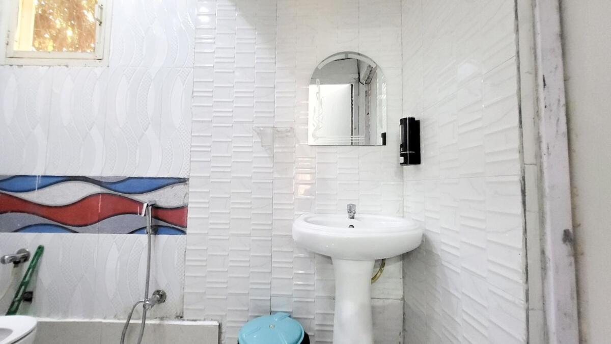 Vacationbuddy 2 Bhk Farmstay With Pool At Greater Noida Exterior foto