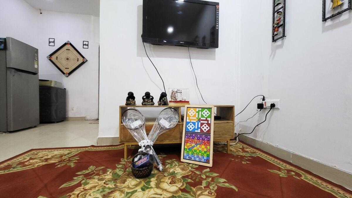 Vacationbuddy 2 Bhk Farmstay With Pool At Greater Noida Exterior foto
