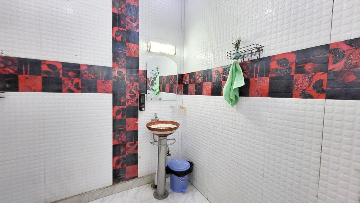 Vacationbuddy 2 Bhk Farmstay With Pool At Greater Noida Exterior foto